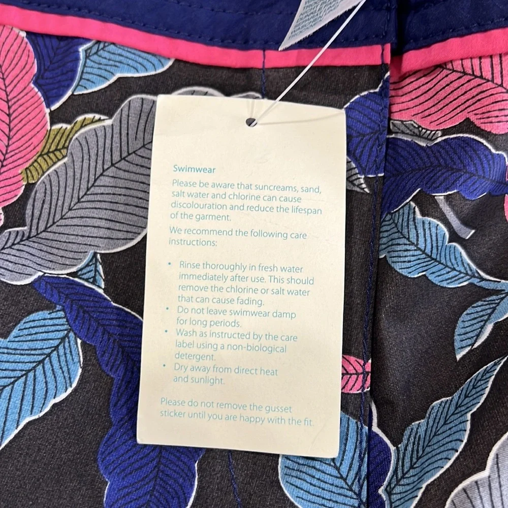 Boden board shorts, size 16 - Picture 7 of 9